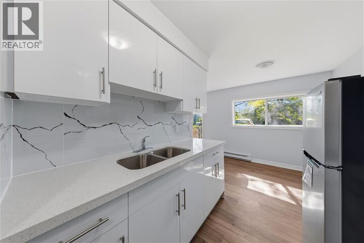 Property Photo:  950 Eastlawn Avenue  ON N7S 1X2 