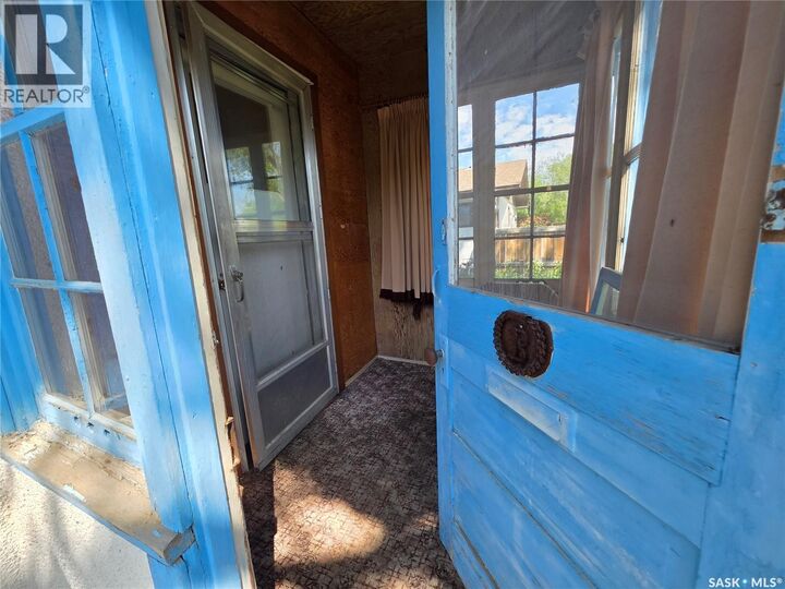 Property Photo: 678 1st Avenue NE SK S9H 2B9
