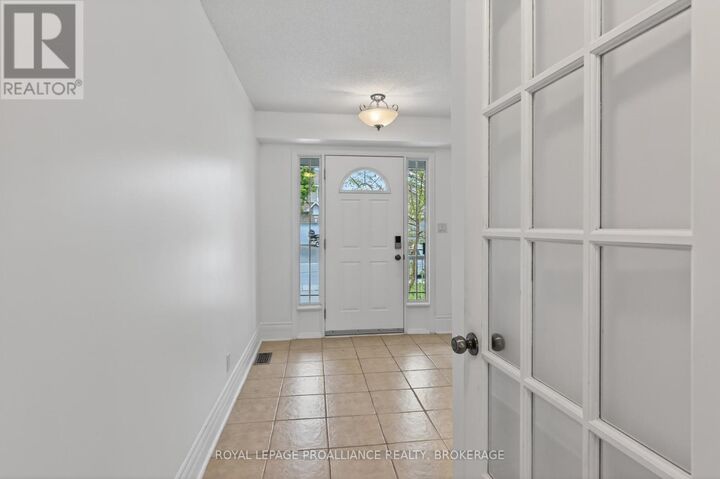 Property Photo:  435 Maureen Street  ON K7K 7M2 
