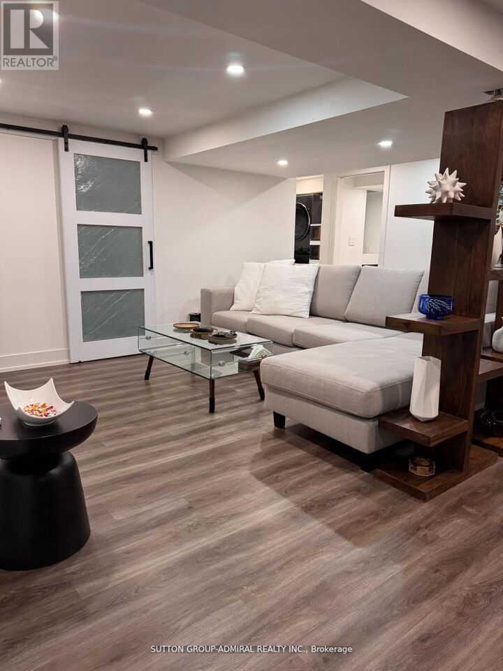Property Photo: 6 Frankfort Avenue Lower ON M6L 2Y2