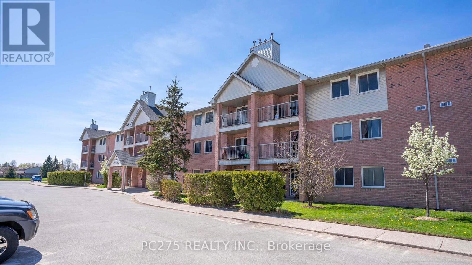 Property Photo:  144 Conway Drive 68  ON N6E 3N3 