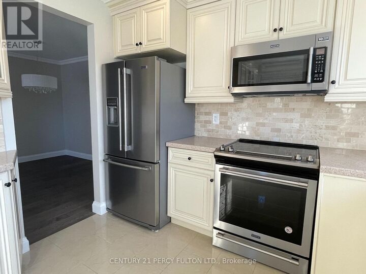 Property Photo: 771 Krosno Boulevard Upper ON L1W 1G5