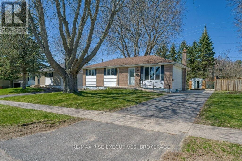 Property Photo:  795 Aylmer Crescent 2  ON K7M 6E5 