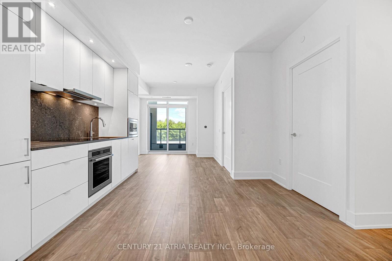 Property Photo: 858 Dupont Street 306 ON M6G 0C1