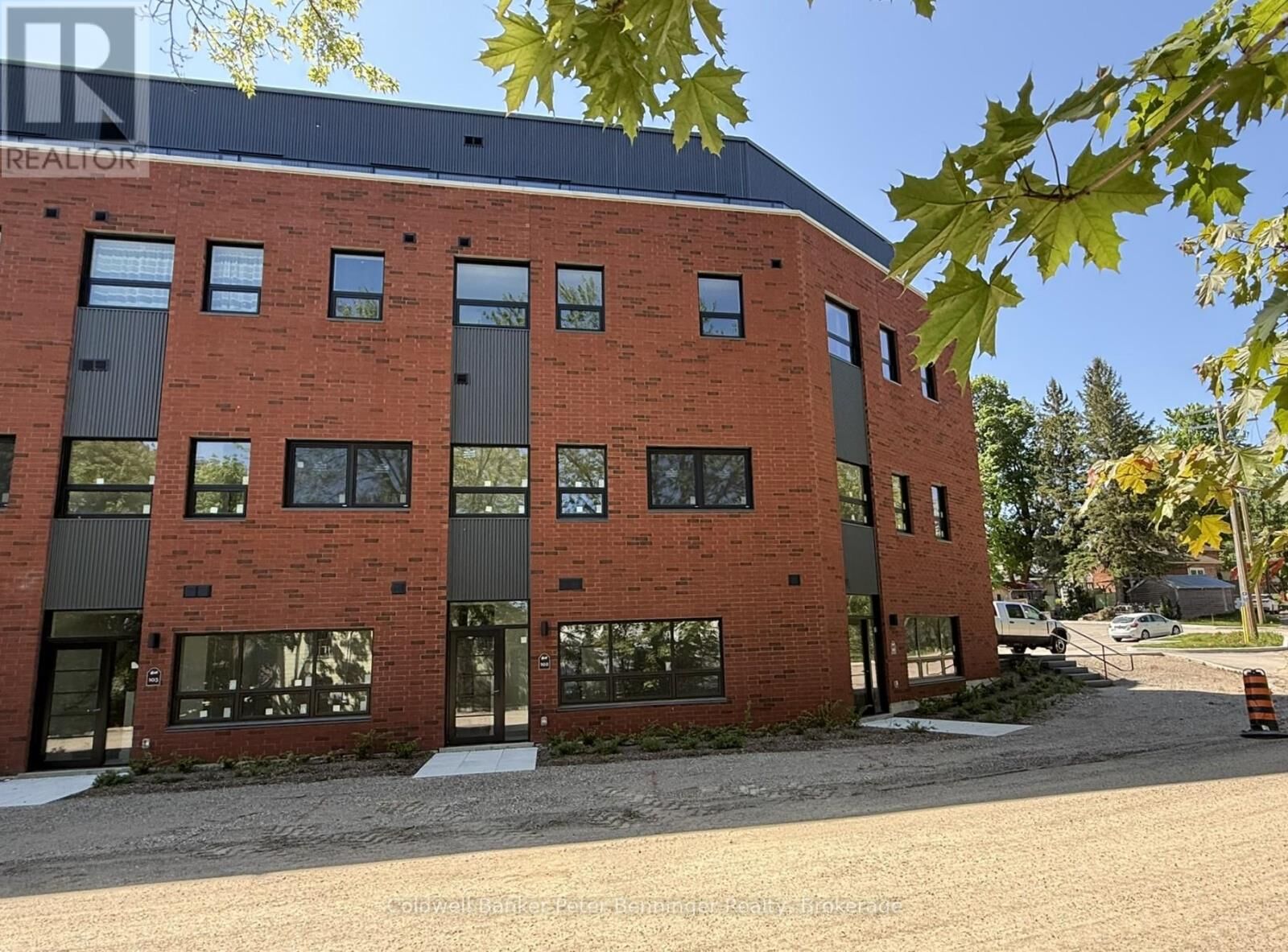 Property Photo:  604 South Queen Street South 401  ON N0G 2N0 
