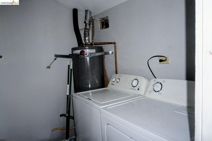 Property Photo: 6708 International Blvd CA 94621