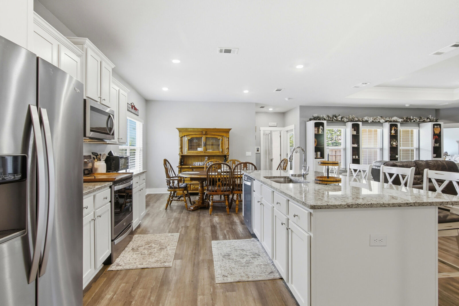 Property Photo:  708 Quintana Street  FL 32539 