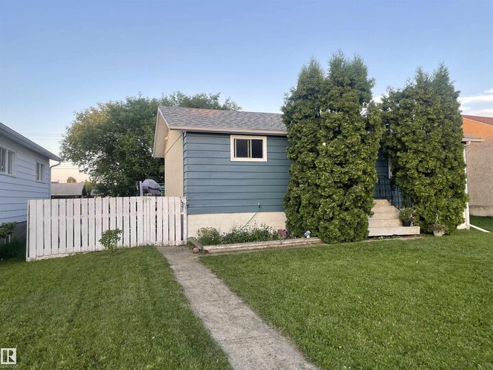 Property Photo: 4823 49 Street AB T0G 0P0