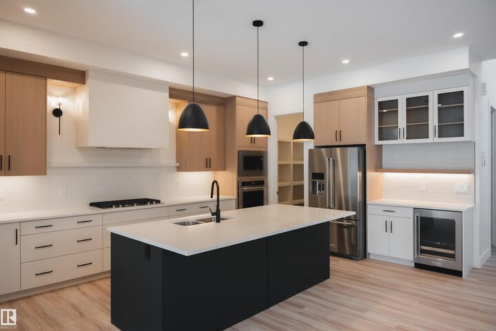 Property Photo: 4216 121 Street NW AB T6J 1Y8