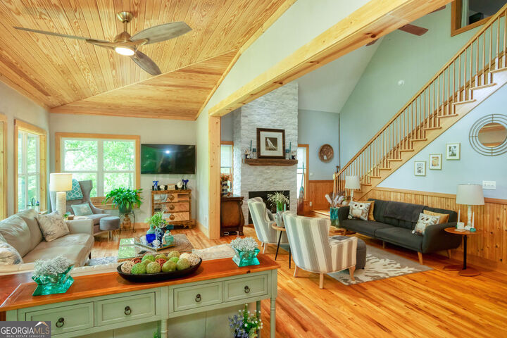Property Photo:  190 Raintree Court  GA 30535 