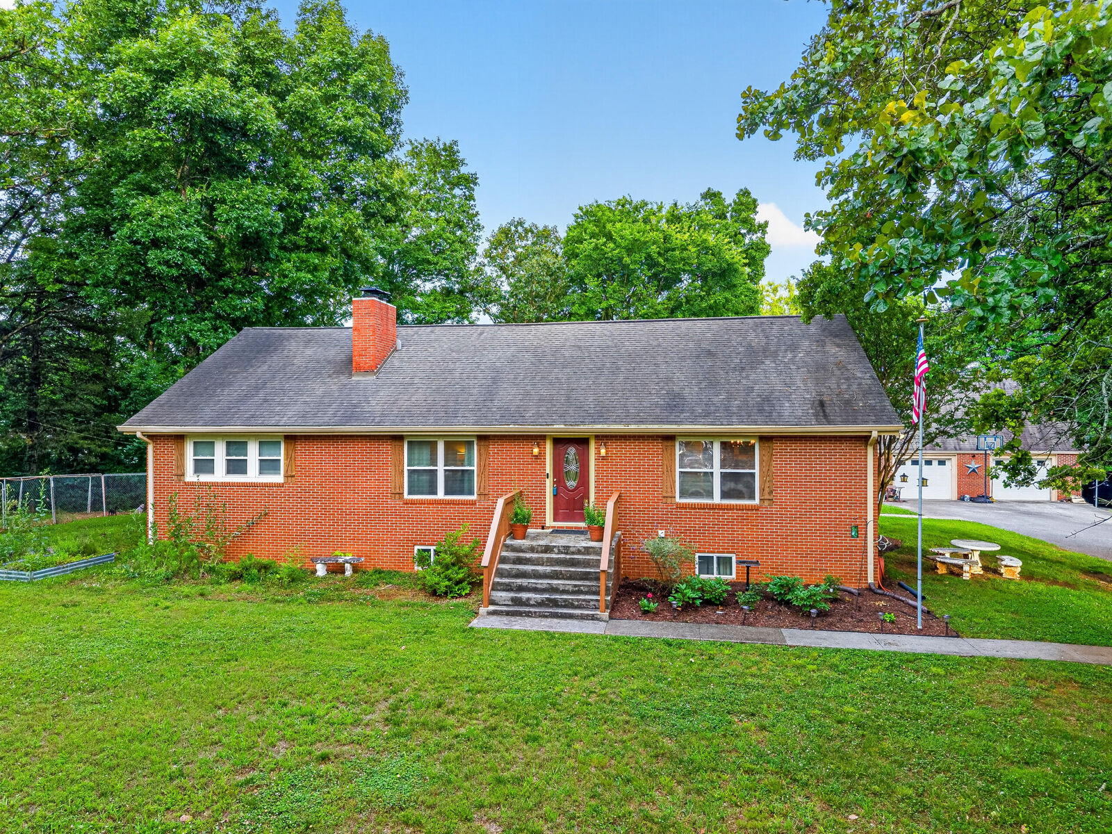 Property Photo: 2508 Gunbarrel Road TN 37421
