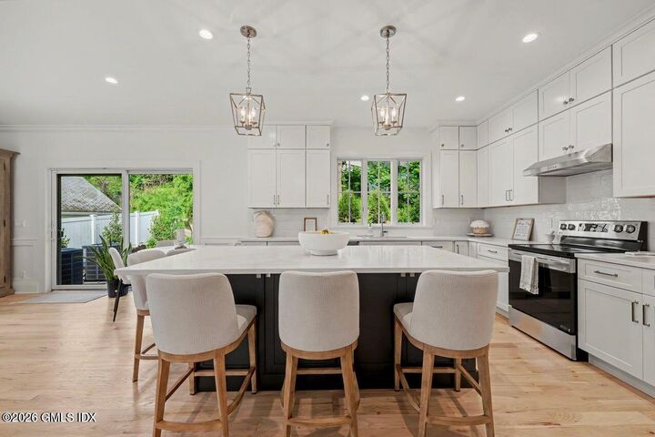 Property Photo: 195 S Water Street South CT 06830