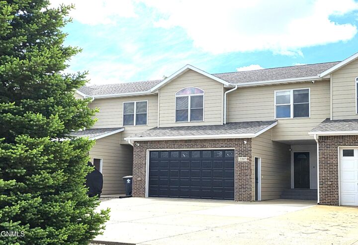 Property Photo:  2207 2nd Street W  ND 58601 