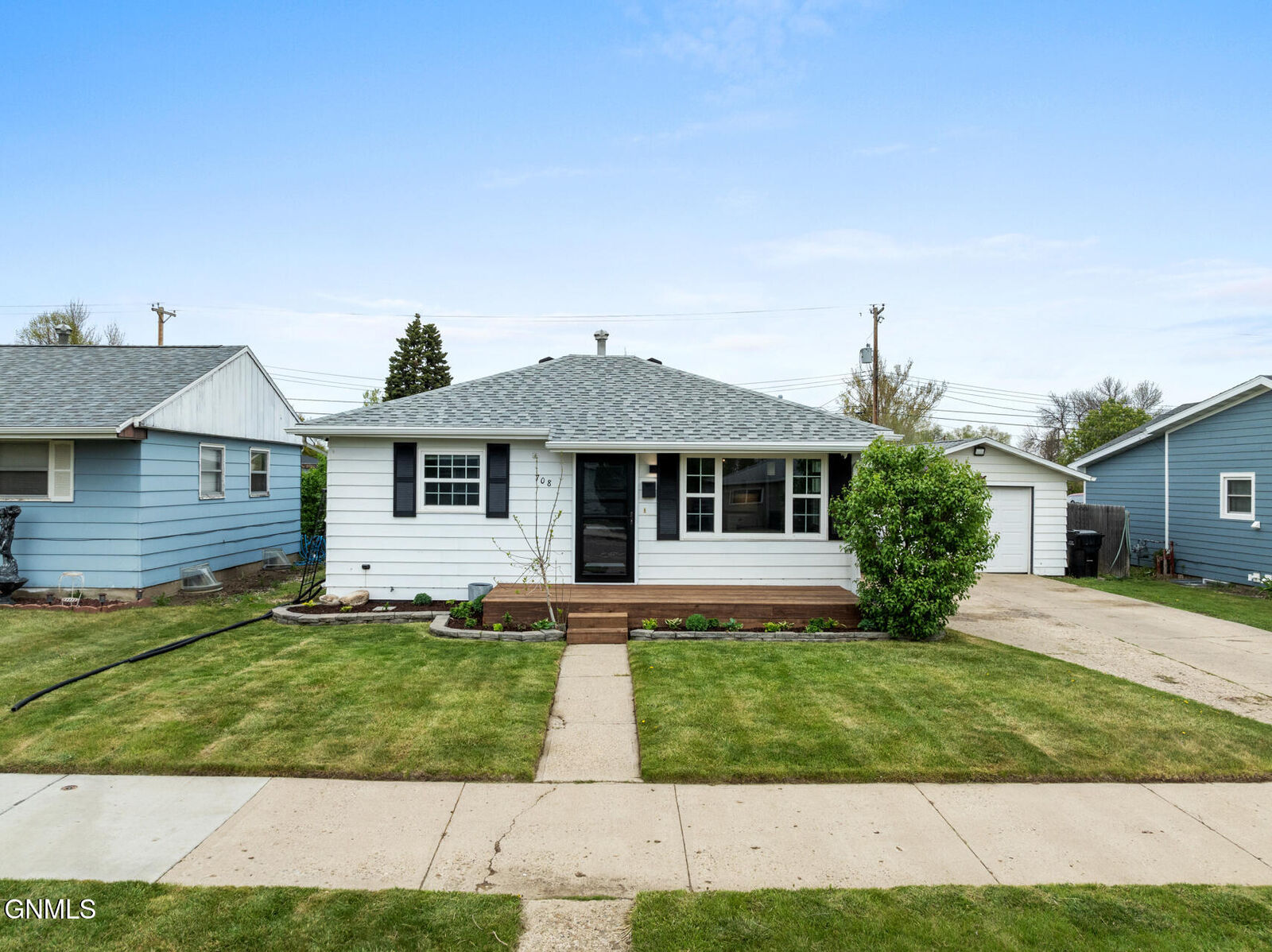 Property Photo:  708 18th Street W  ND 58801 
