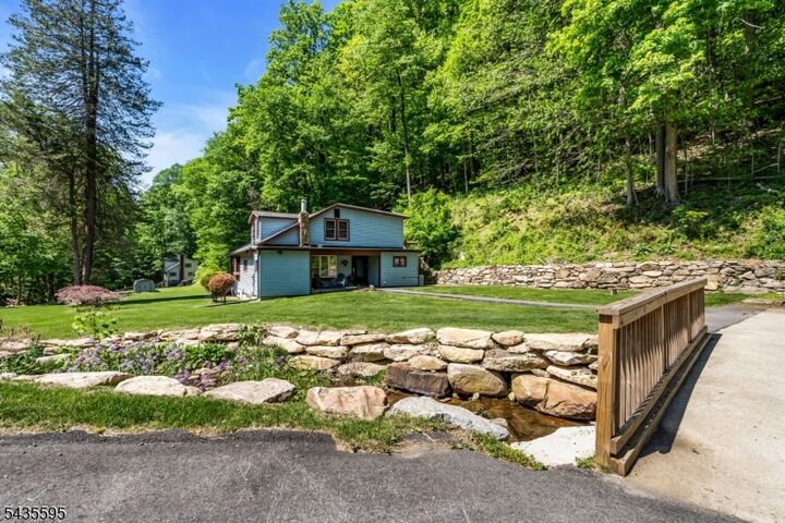 Property Photo:  145 Mill Brook Rd  NJ 07882 