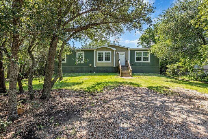 Property Photo: 734 13th Street TX 77539