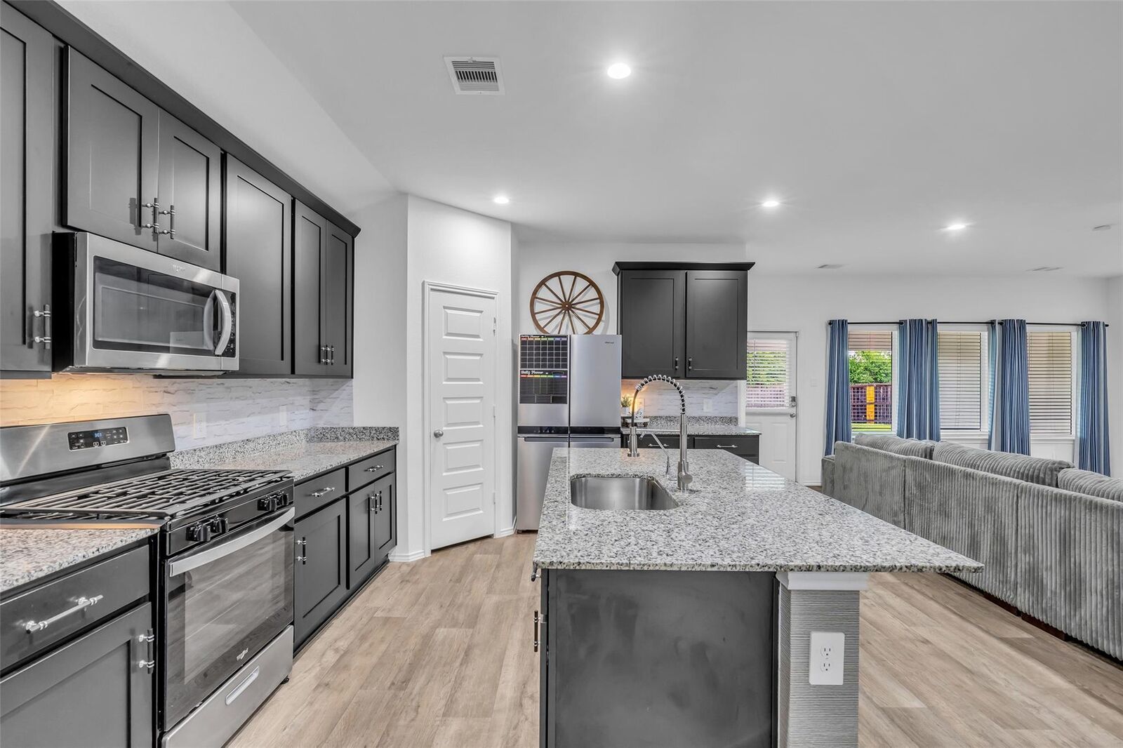 Property Photo: 3906 Windstone Glen Way TX 77469