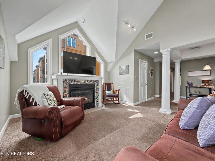 Property Photo:  609 River Place Way Unit B301  TN 37862 