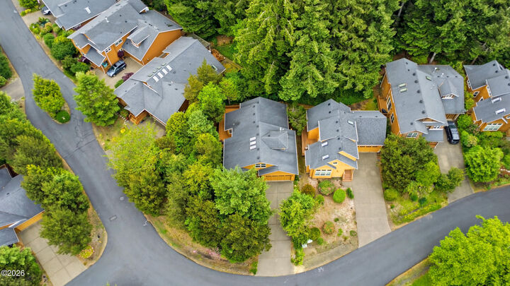 Property Photo:  215 Nesting Glade  OR 97341 