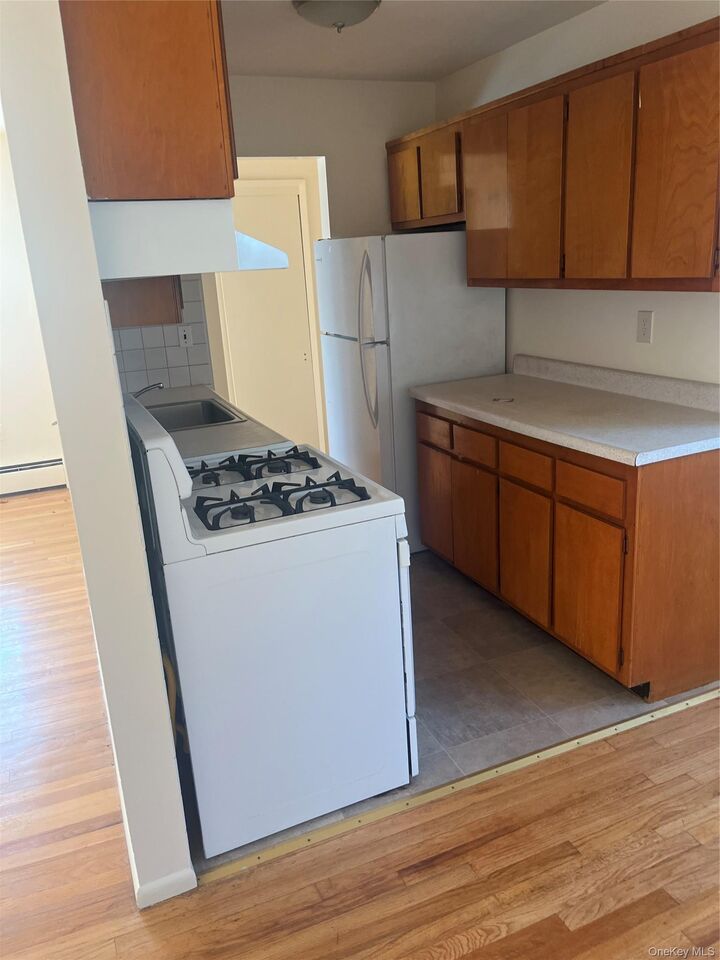 Property Photo:  97B N Middletown Road 97B  NY 10965 