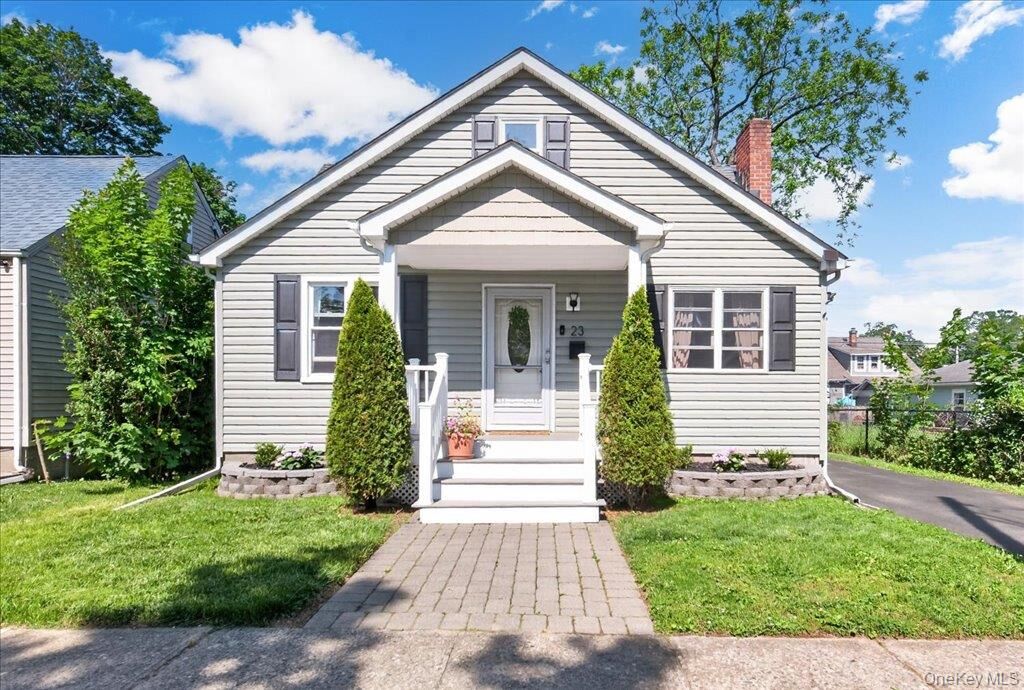 Property Photo:  23 Roosevelt Place  NY 12550 