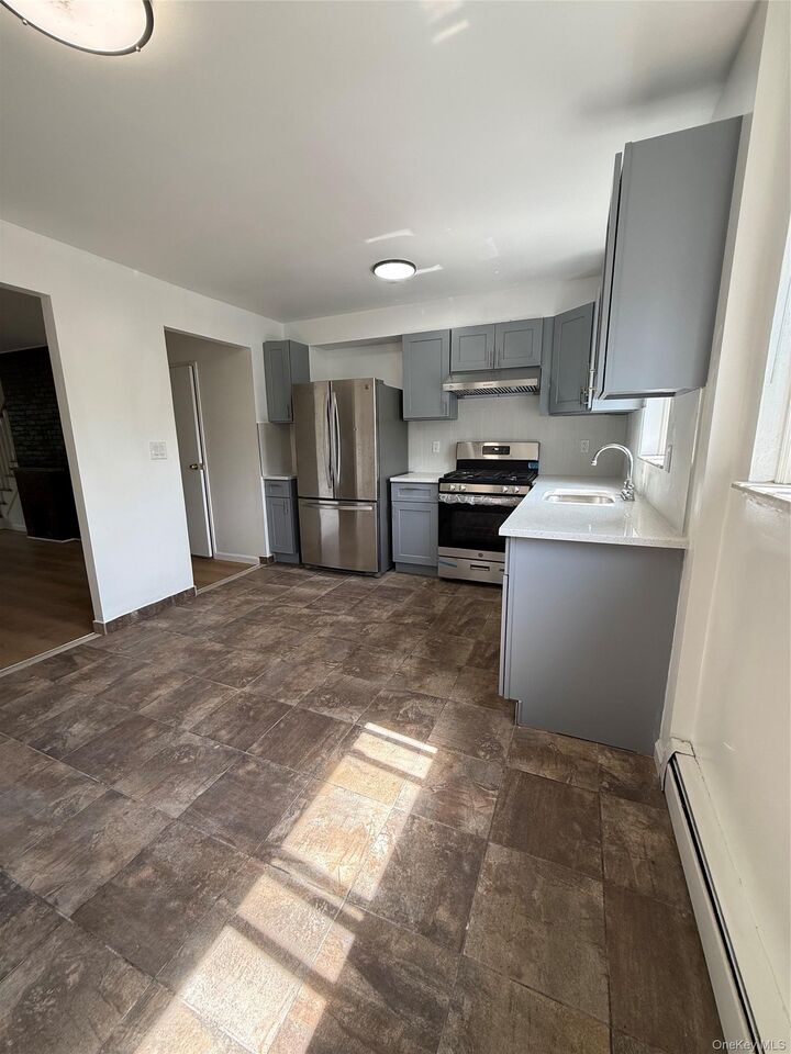 Property Photo:  347 Quincy Avenue  NY 10465 
