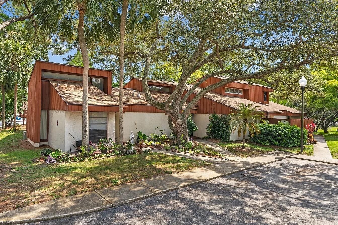 Property Photo: 2060 Sunset Point Road 52 FL 33765