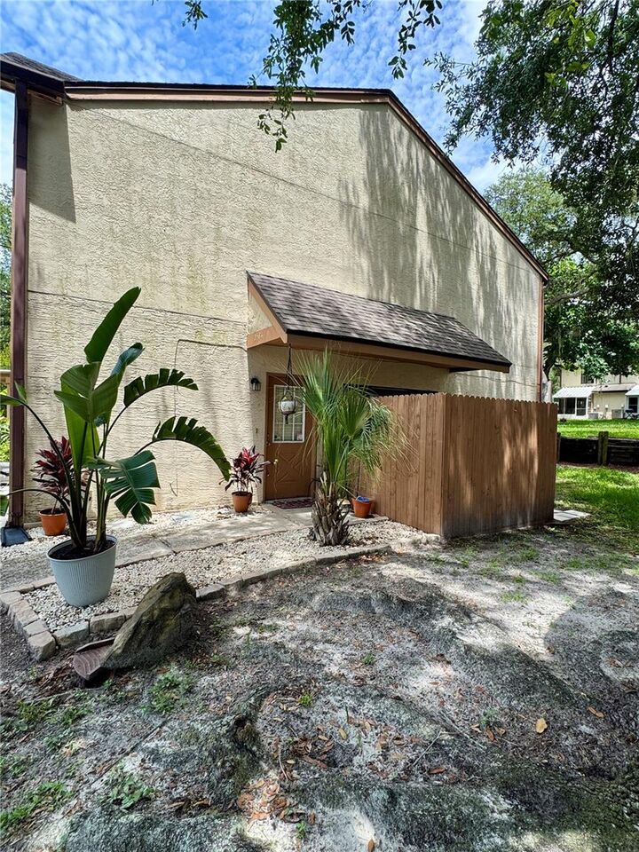 Property Photo:  2504 Brigadoon Drive  FL 33759 