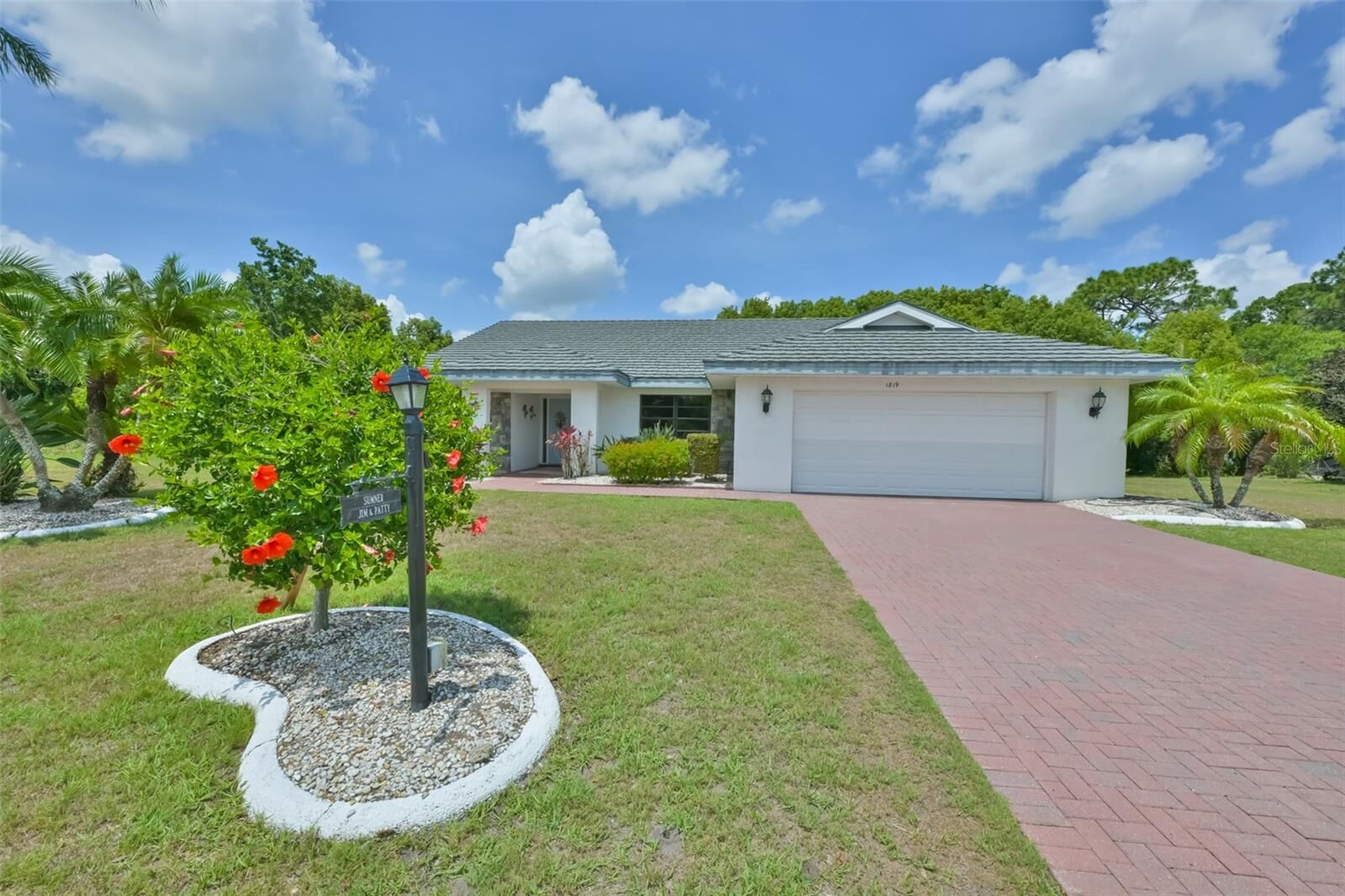 Property Photo: 1819 New Bedford Drive FL 33573