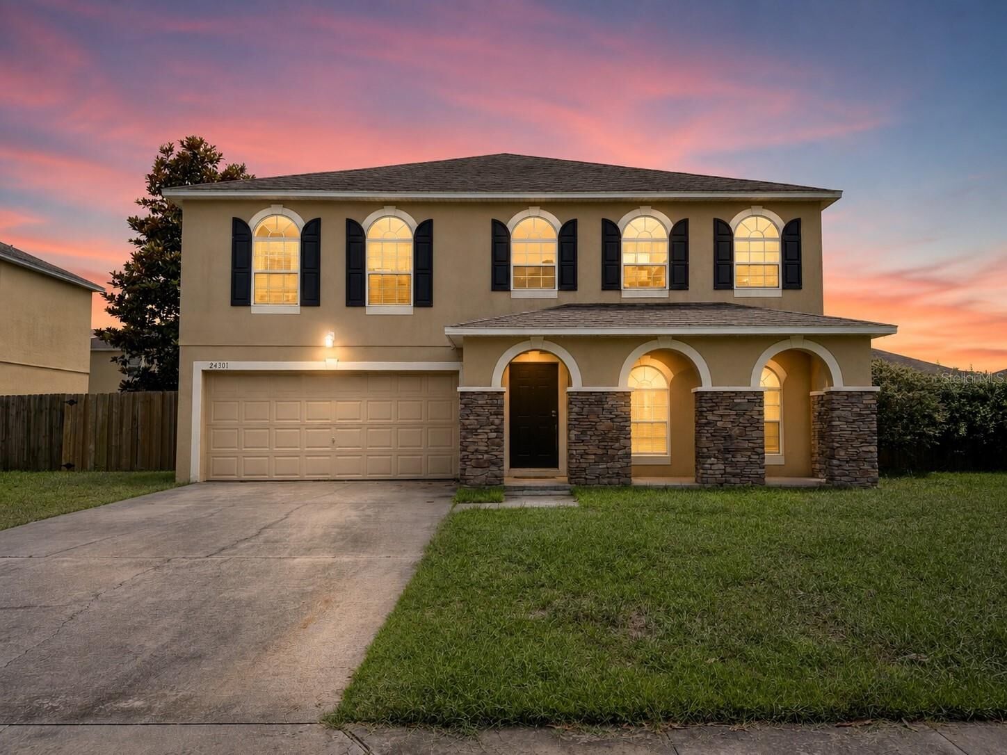 Property Photo:  24301 SW 6th Place  FL 32669 