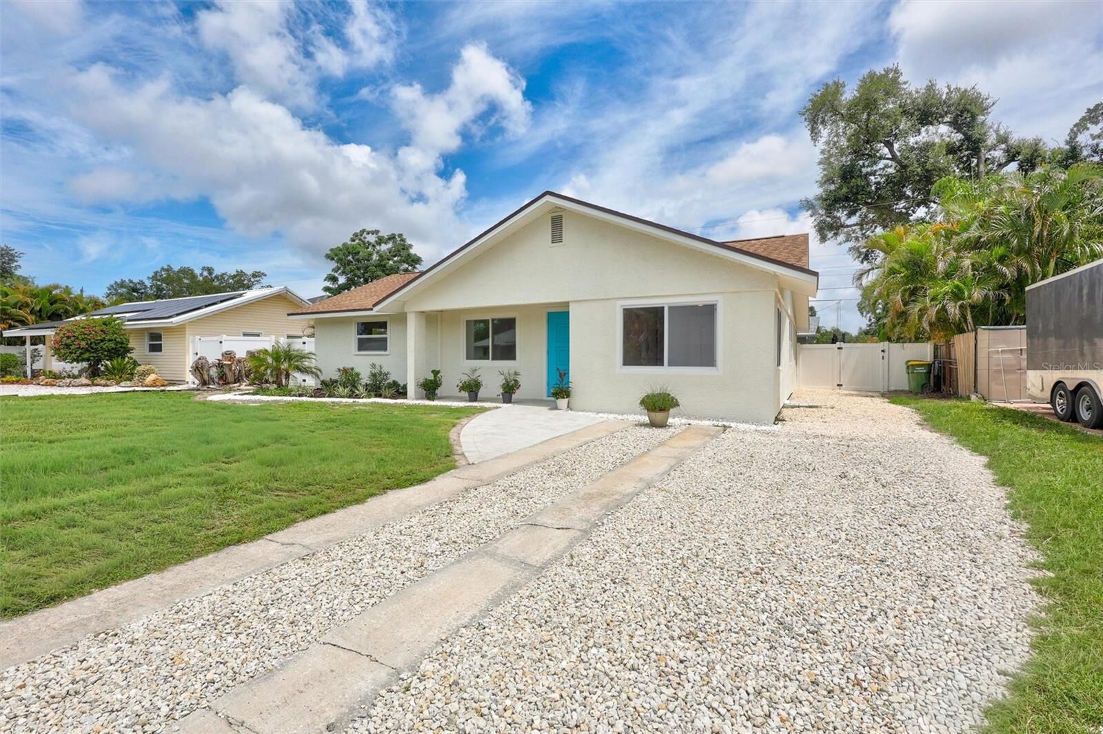 Property Photo:  2647 Sydelle Street  FL 34237 