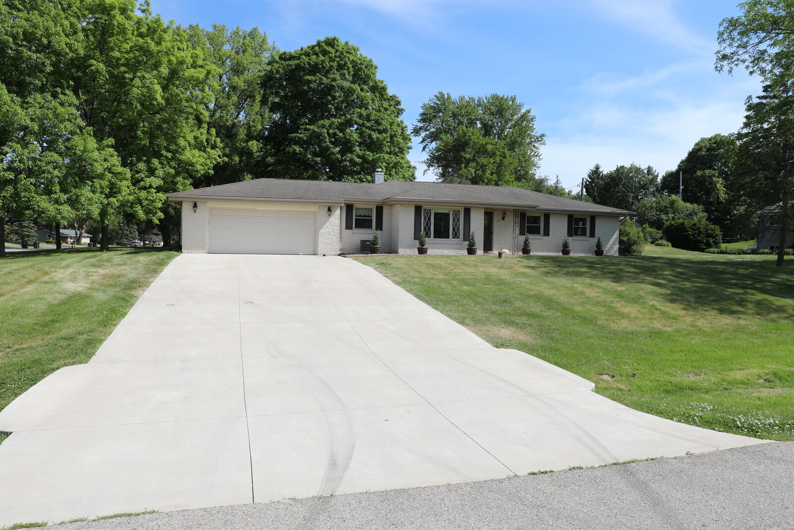 Property Photo:  W277s8810 Lakeside Dr  WI 53149 