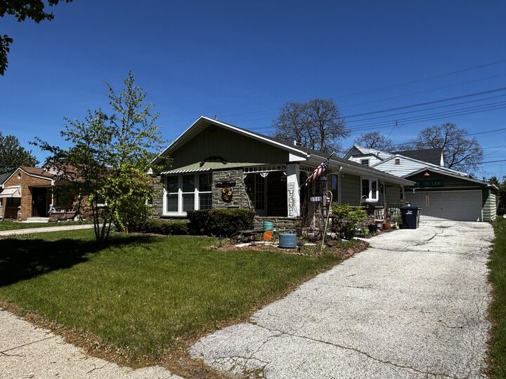 Property Photo:  3716 N 77th St  WI 53222 