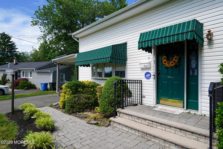 Property Photo:  7 Winthrop Place  NJ 07730 