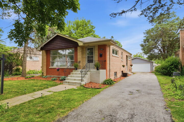 Property Photo:  1413 Evergreen Road  IL 60430 