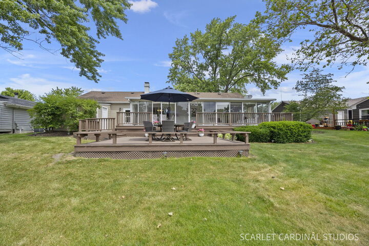 Property Photo:  18 Cayman Drive  IL 60538 