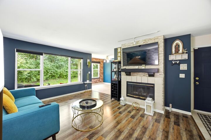 Property Photo: 383 Woodview Circle A IL 60120