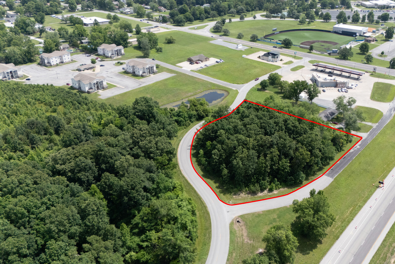 Property Photo: 1100 Pin Oak Drive IL 62918