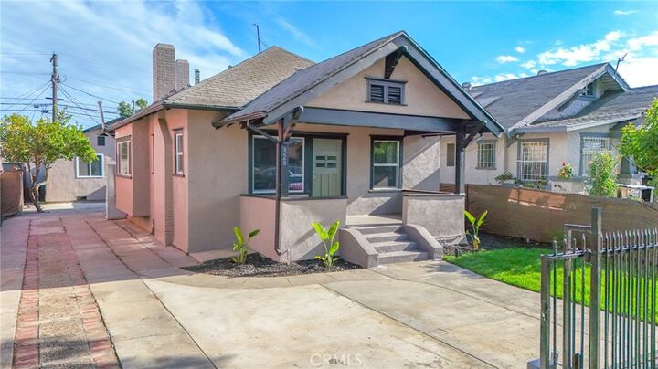 Property Photo:  326 -328 W 47th  CA 90037 