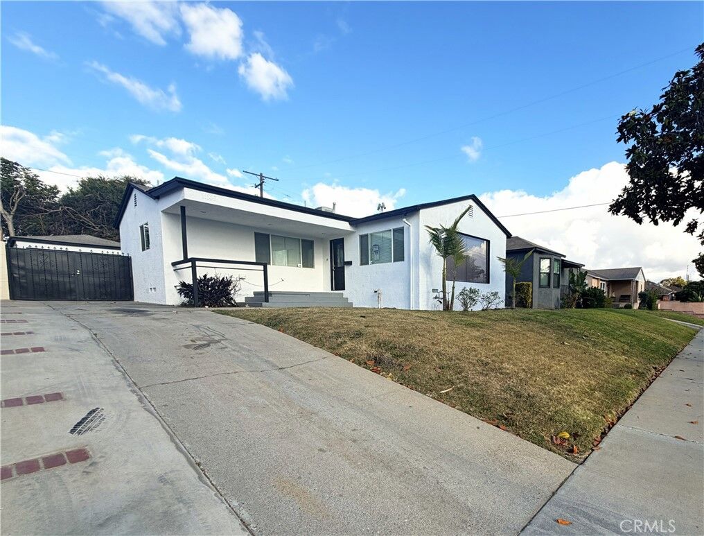 Property Photo: 11148 S Wilton Place CA 90047