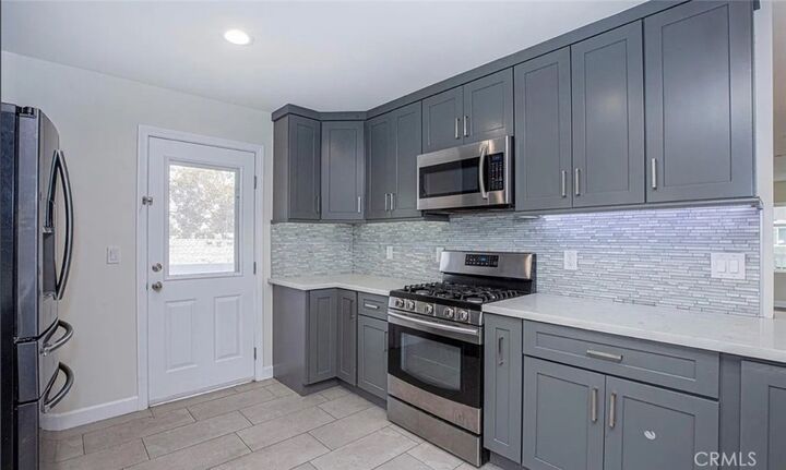 Property Photo: 242 W Linden Ave. 201 CA 91502