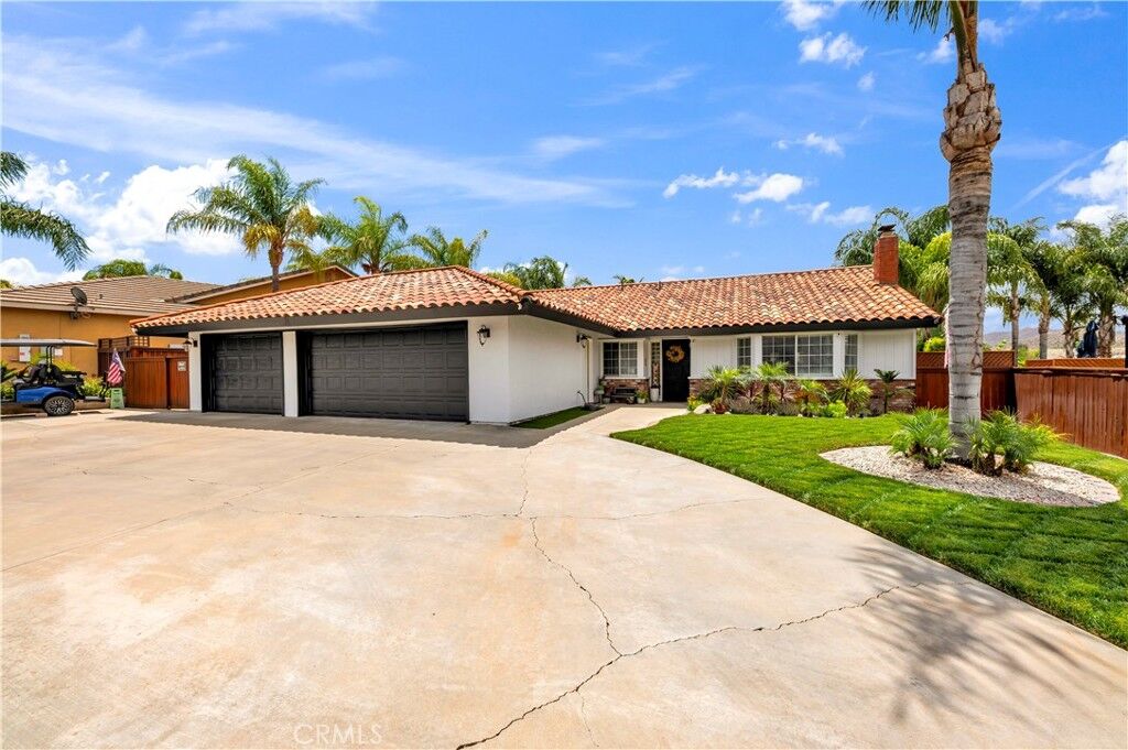 Property Photo: 22667 Castle Crag CA 92587