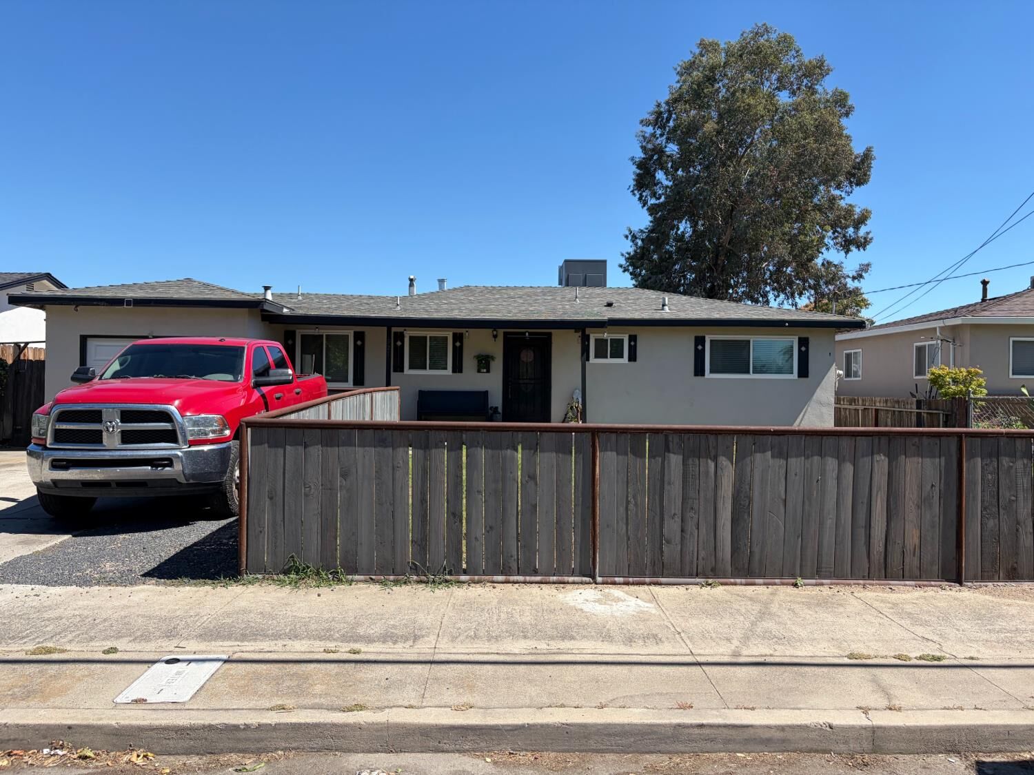 Property Photo:  921 E E Street  CA 95361 