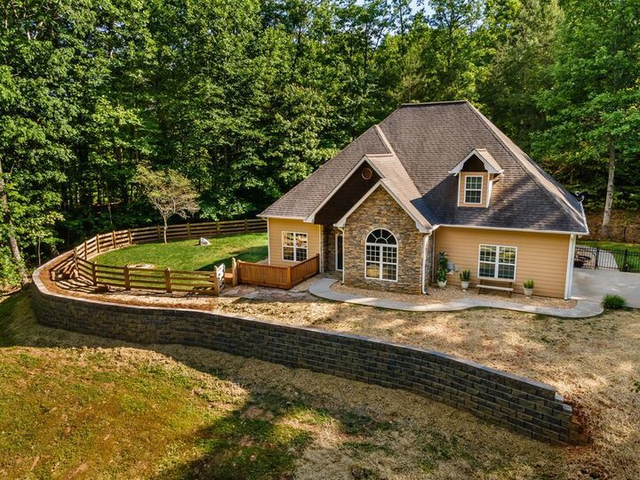 Property Photo: 201 Oakawana Trail GA 30513