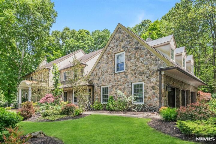 Property Photo:  3 Rolling Ridge Drive  NJ 07866 