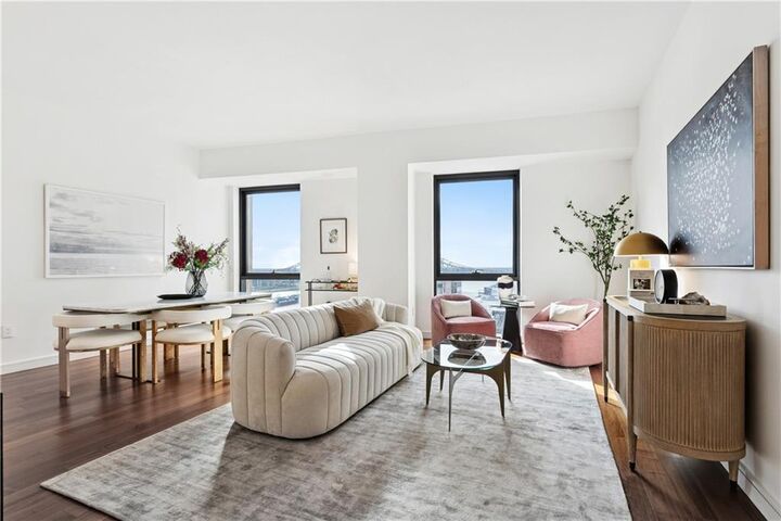 Property Photo:  2 Canal Street 2306  LA 70130 