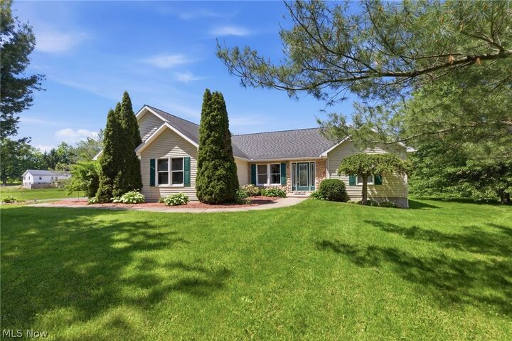 Property Photo:  1000 Richards Way  OH 44491 