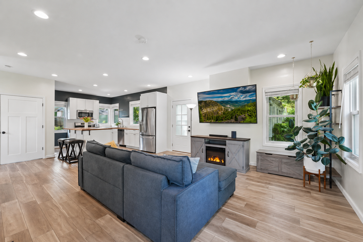 Property Photo:  113 Van Buren Avenue S  MN 55343 