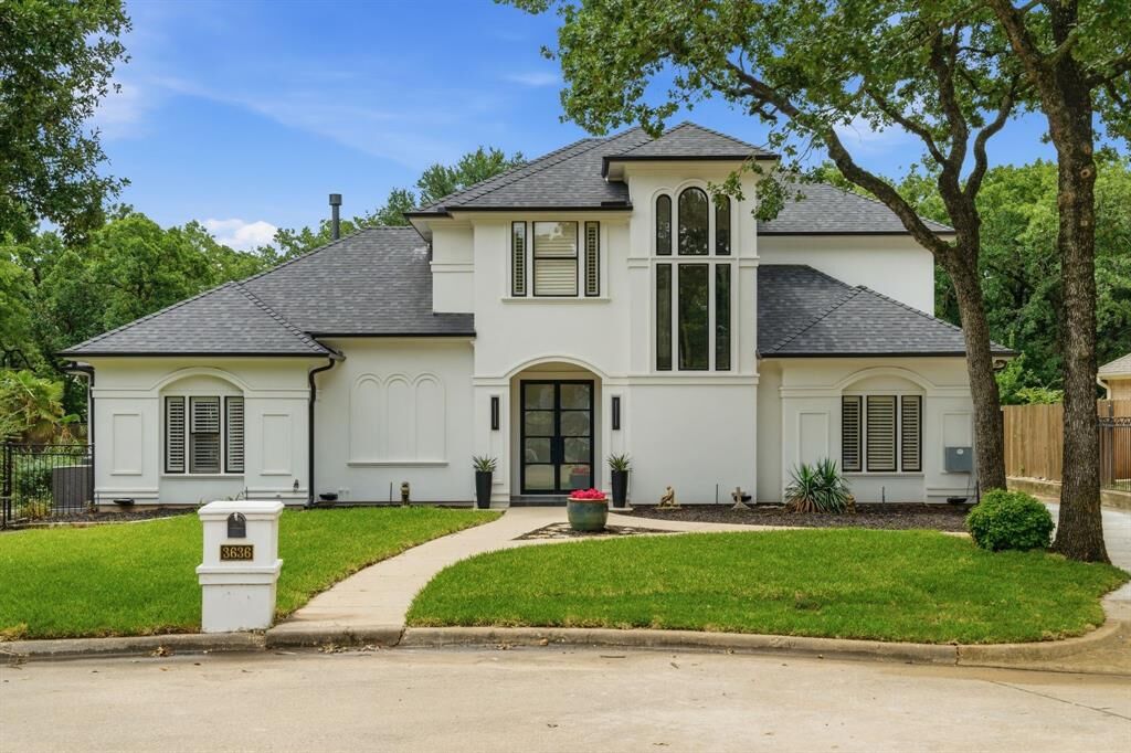 Property Photo: 3636 Chateaux Lane TX 76054