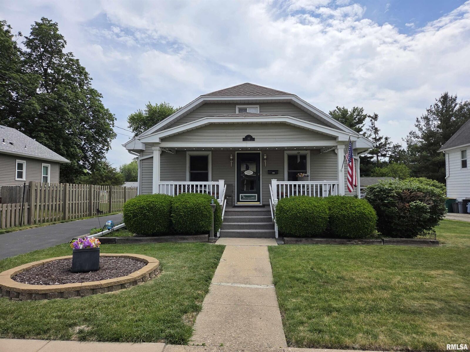 Property Photo:  99 N Arthur Avenue  IL 61401 